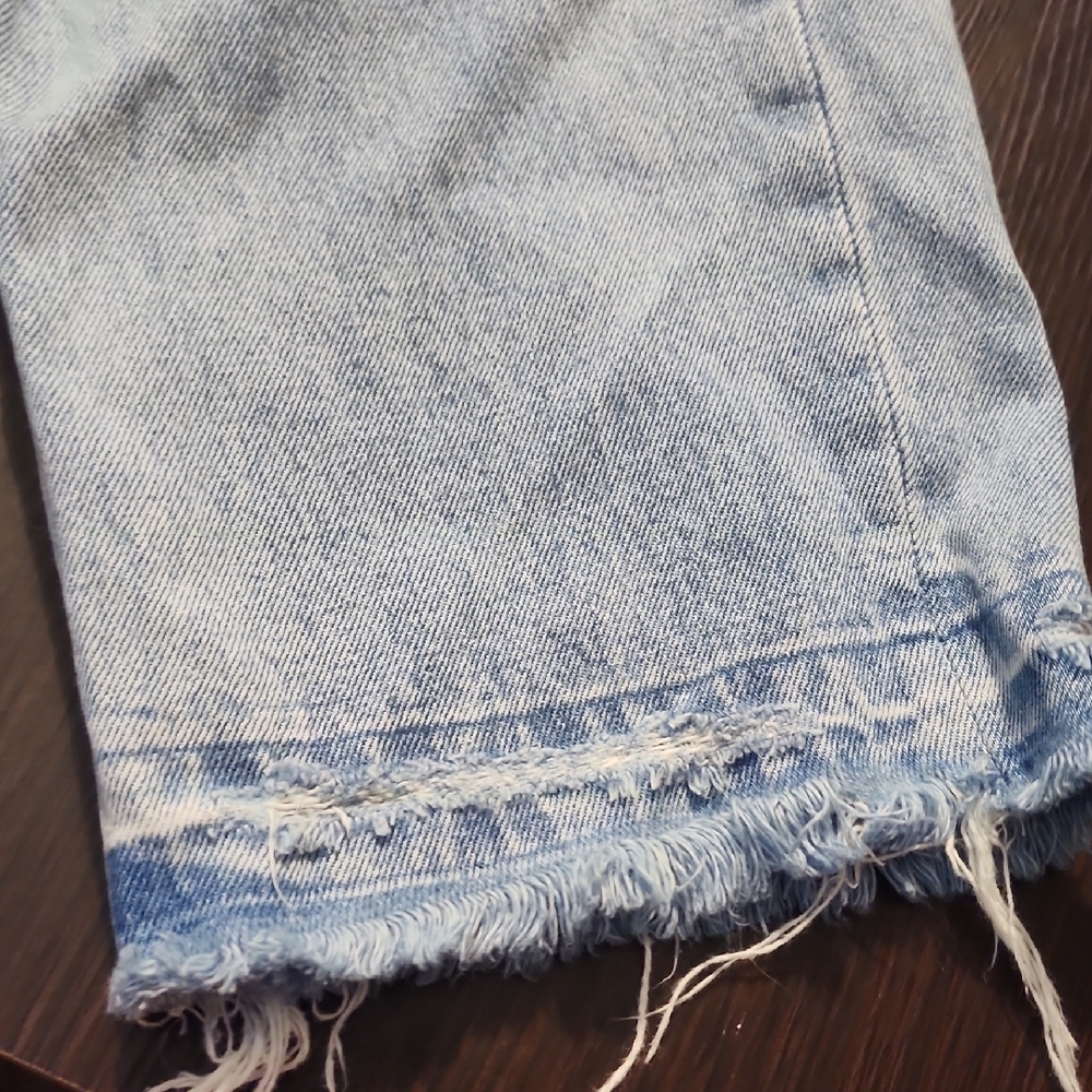 Two-Tone Distressed Jeans - Picture 5 of 11